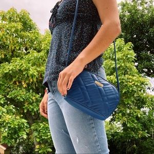 Liz Claiborne Cobalt Blue Crossbody Purse 👜👜